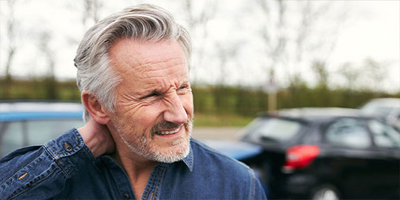 patient getting auto accident chiropractic in La Verne